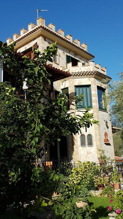 Castello Bellos Tower Apartament Keri